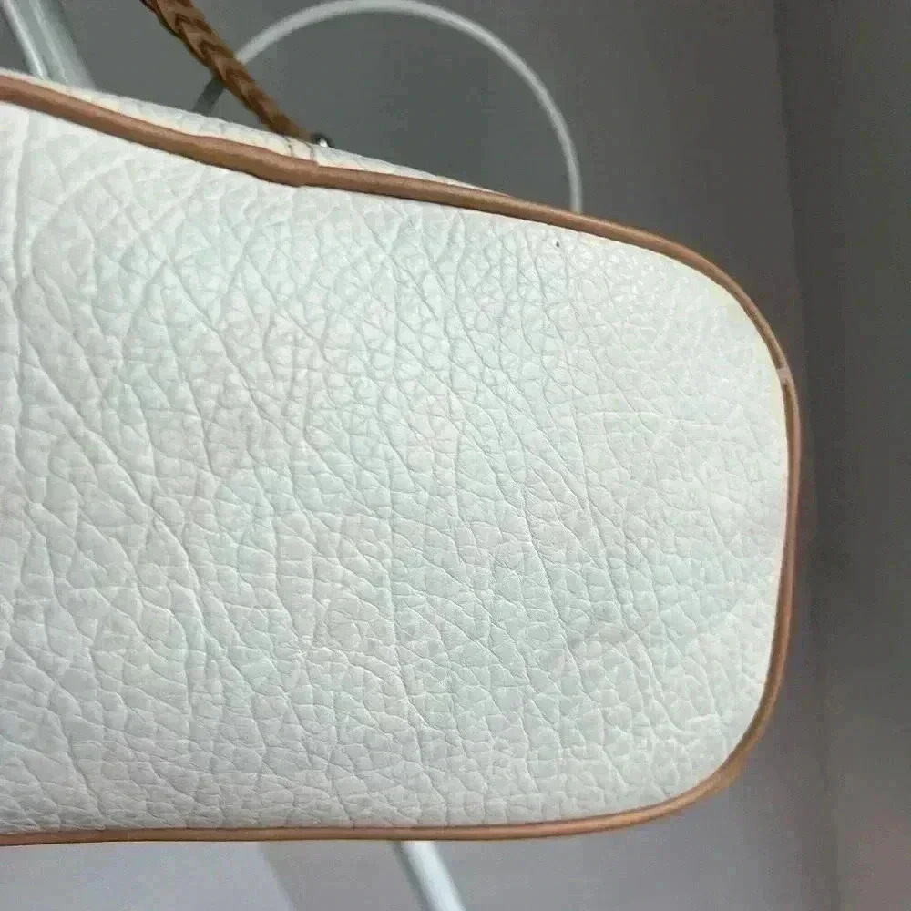 Lauren Conrad Shoulder Bag - Picture 9 of 10